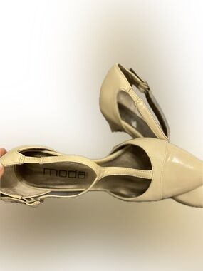 T-Strap design Cream Women's Heels/Pumps by Moda Spana